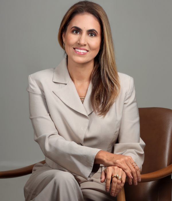 Dra. Gabriela Dalfior Ferreira